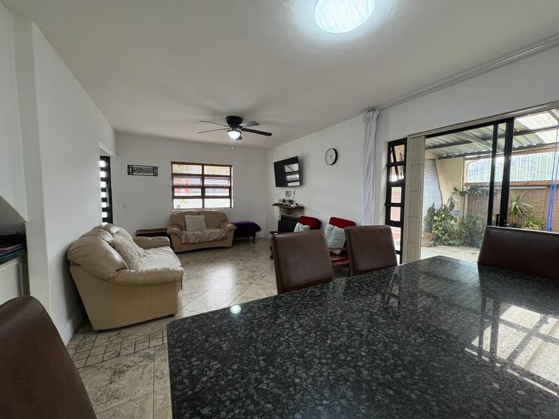 To Let 3 Bedroom Property for Rent in Wetton Western Cape